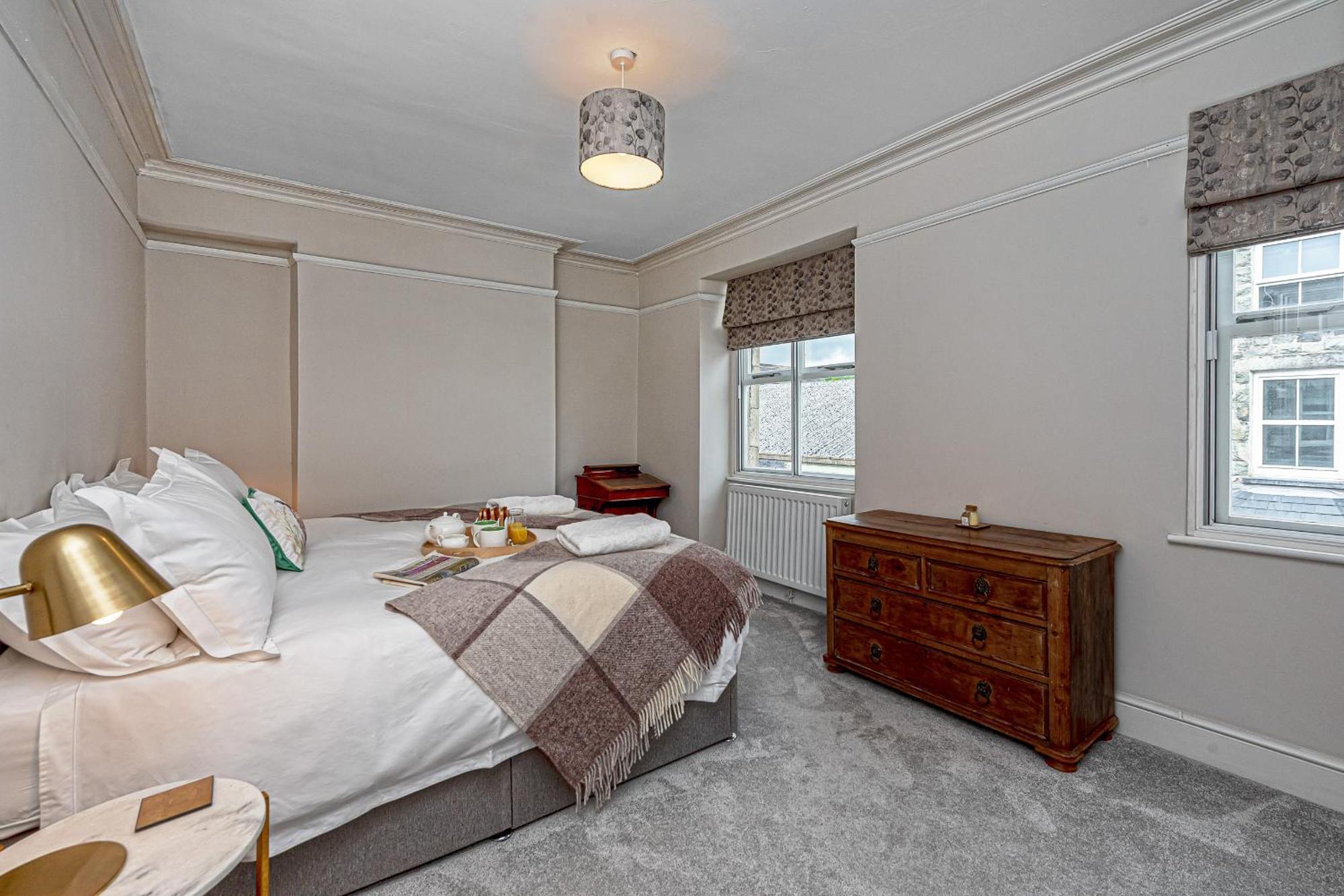 Character Townhouse In Town Centre & Superb Views Villa ดอลเกซเซย์ ภายนอก รูปภาพ