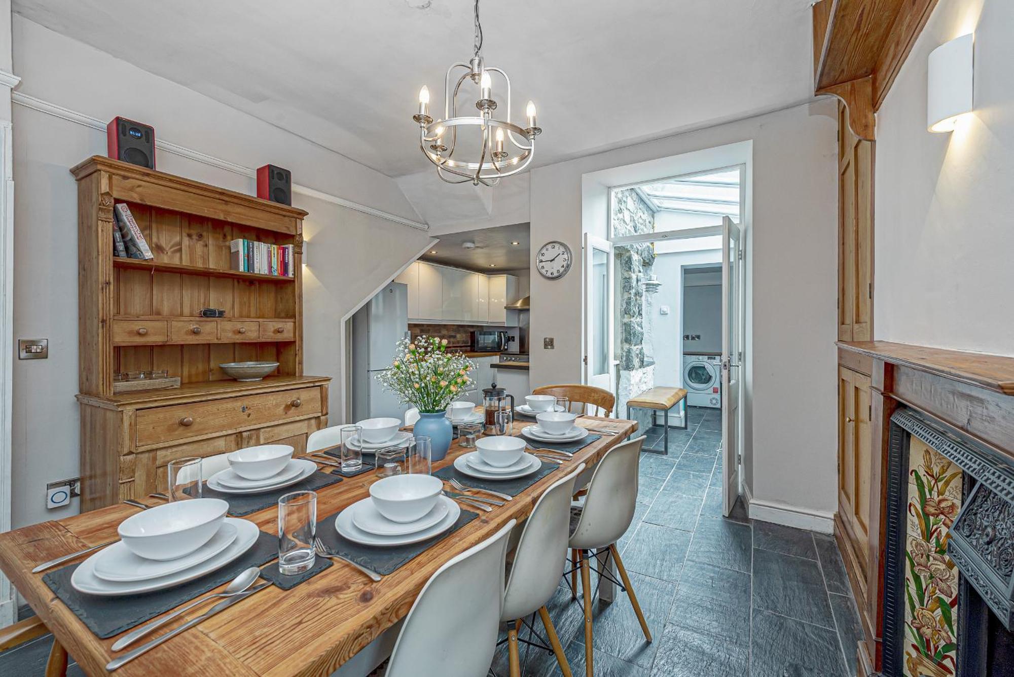 Character Townhouse In Town Centre & Superb Views Villa ดอลเกซเซย์ ภายนอก รูปภาพ